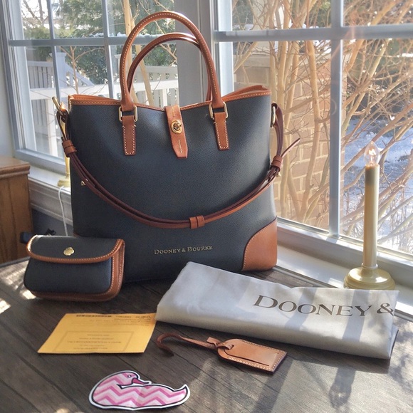 Dooney & Bourke Handbags - EUC Dooney & Bourke Shelby Shopper Set!